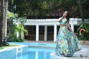 Madhu Shalini at Cheekati Raajyam Movie Audio Launch